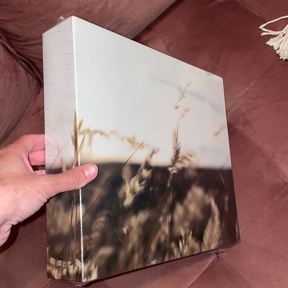 Assouline The Power of the Dog - Picture 7 of 7